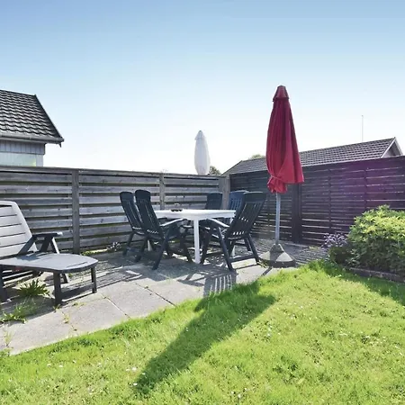 Three-bedroom Holiday In Hébergement de vacances