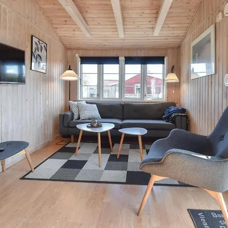 Hébergement de vacances Three-bedroom Holiday In *